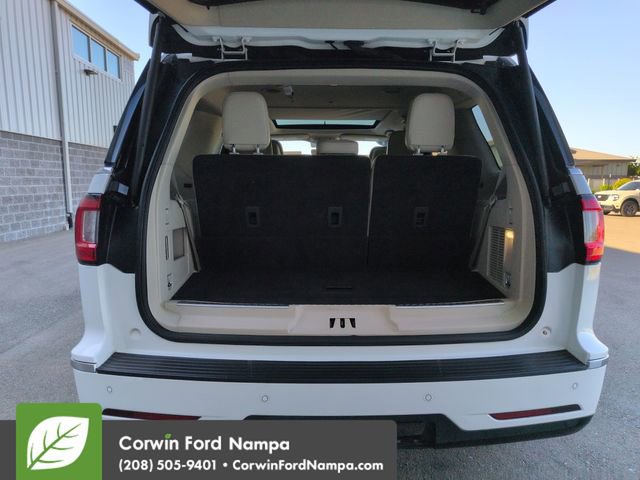 Used 2021 Lincoln Navigator Reserve AWD/4WD image 30