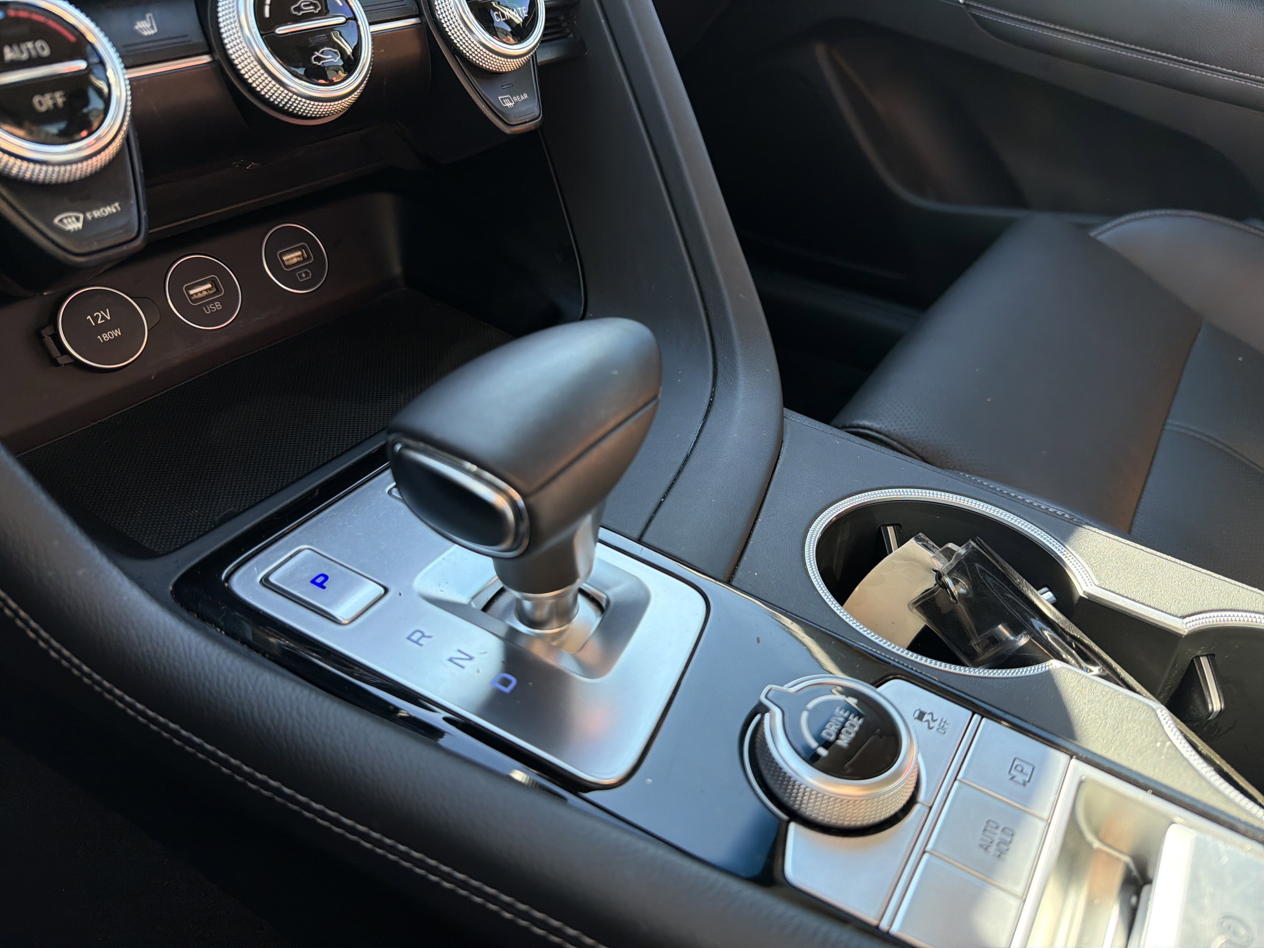 Used 2023 Genesis G70 2.0T image 26