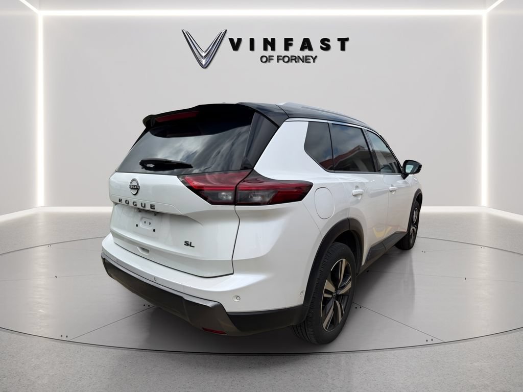 Used 2024 Nissan Rogue SL FWD image 3