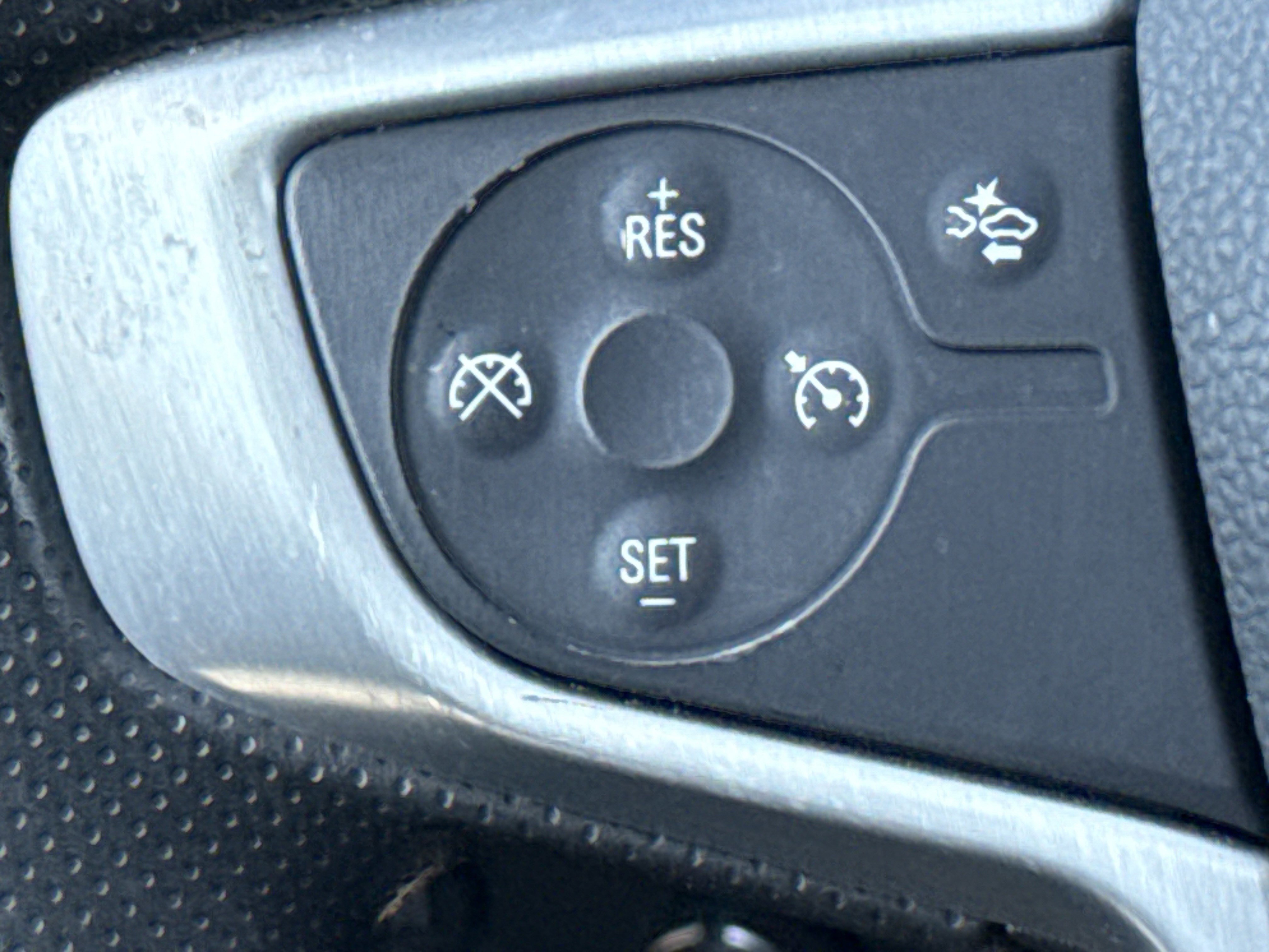 Used 2023 GMC Terrain SLE w/ Driver Convenience Package image 19