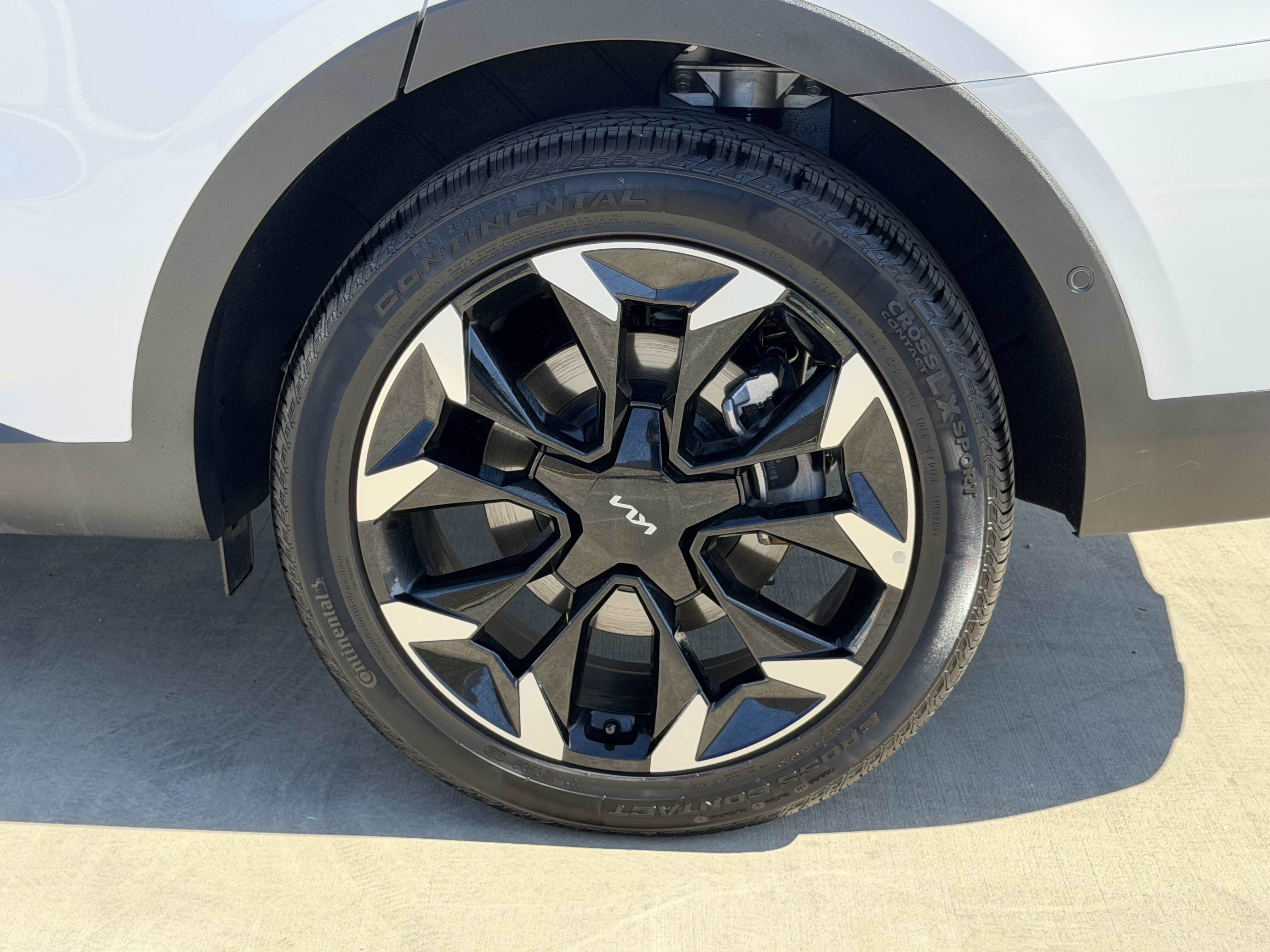 Used 2025 Kia Sorento SX FWD image 18
