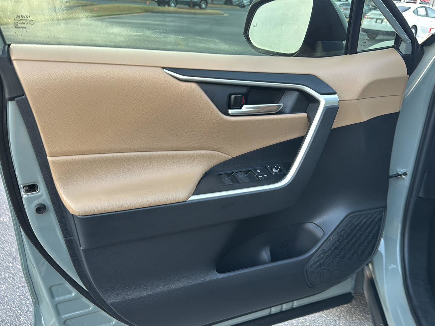 Certified 2021 Toyota RAV4 XLE w/ Convenience Package image 14