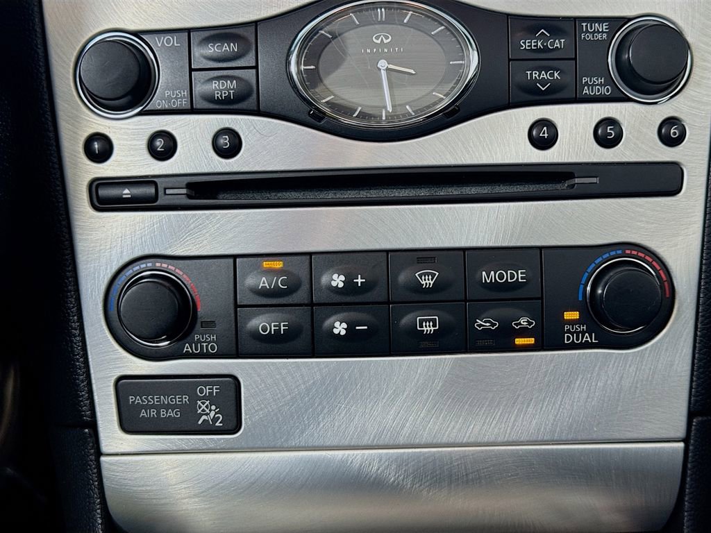 Used 2014 INFINITI Q60 Convertible w/ Premium Package image 16