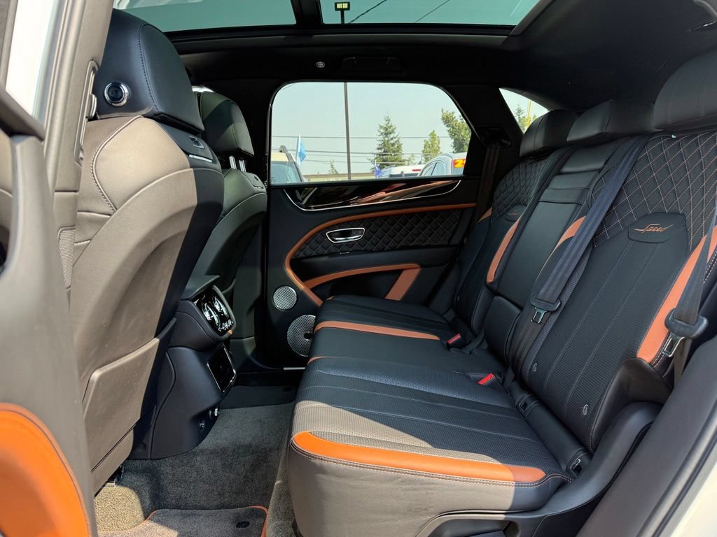Used 2022 Bentley Bentayga Speed AWD/4WD image 11