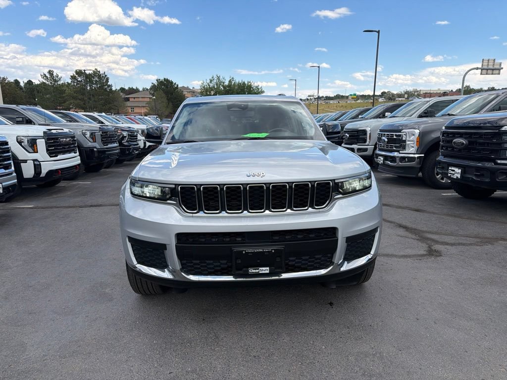 Used 2022 Jeep Grand Cherokee L Laredo w/ Luxury Tech Group I AWD/4WD image 2