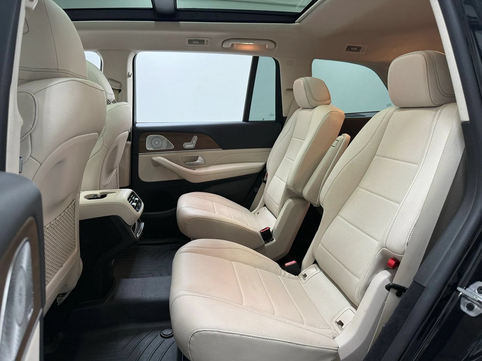 Used 2021 Mercedes-Benz GLS 450 4MATIC image 15