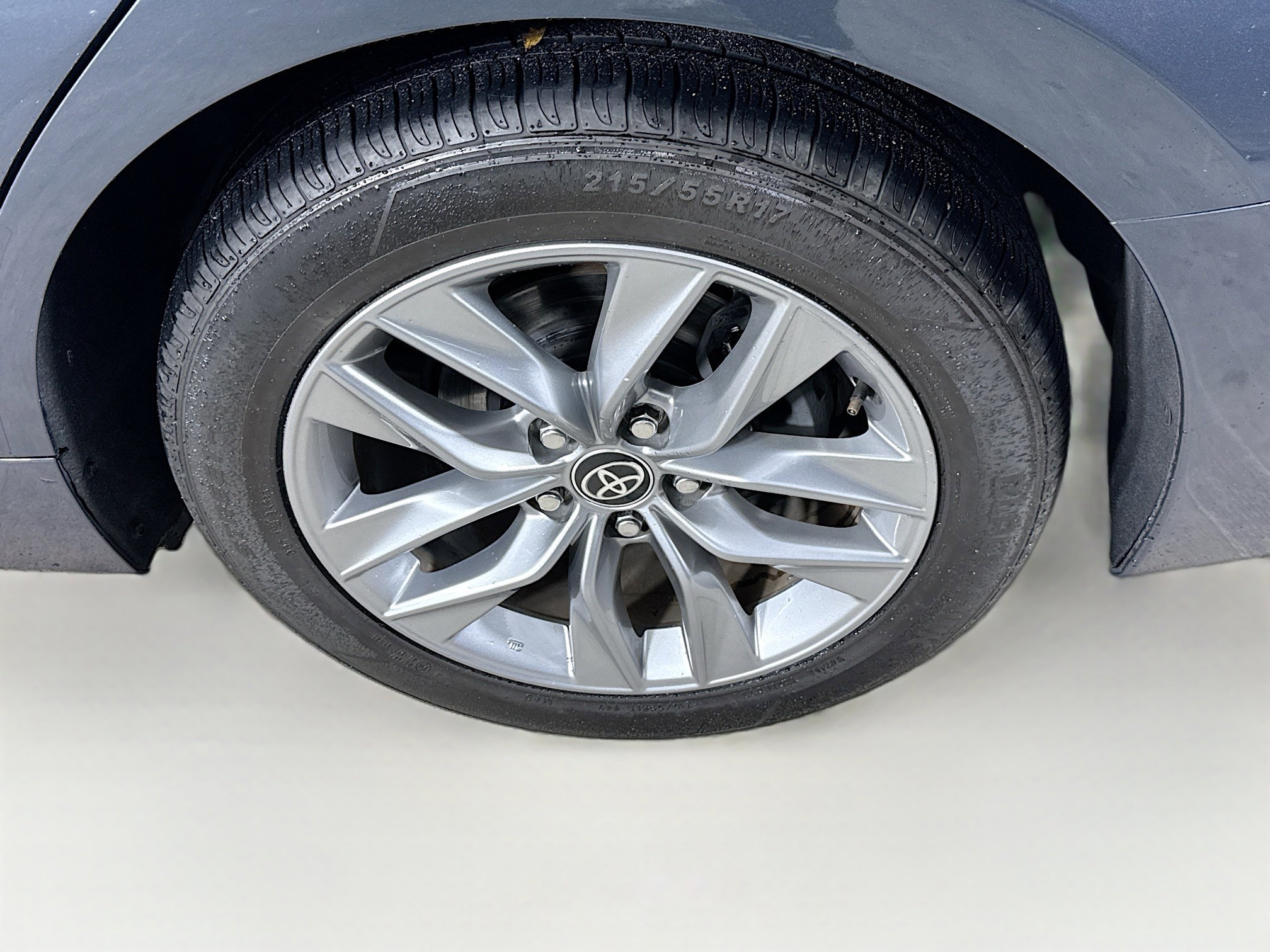 Used 2022 Toyota Avalon XLE image 36