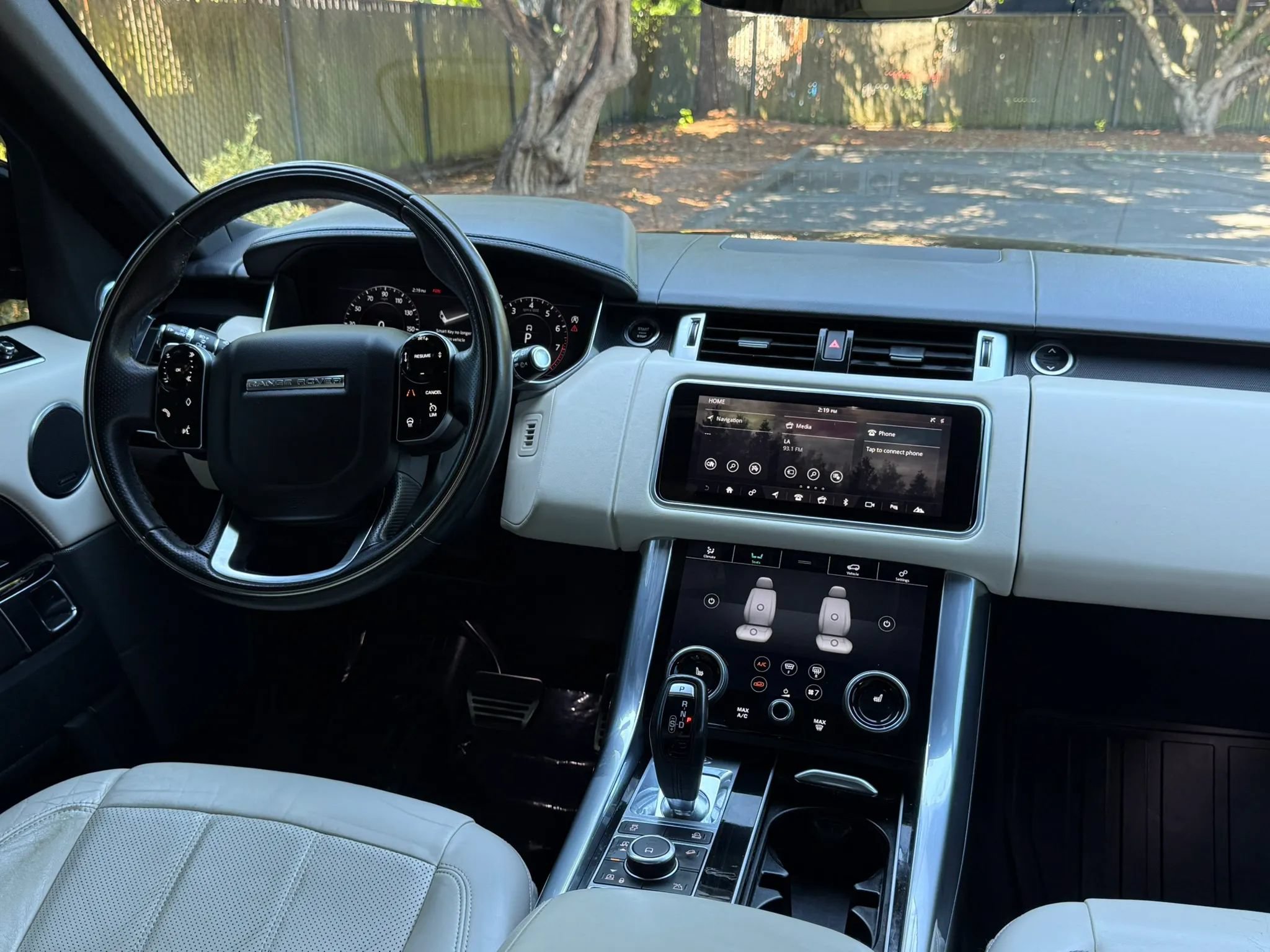 Used 2019 Land Rover Range Rover Sport Supercharged AWD/4WD image 3