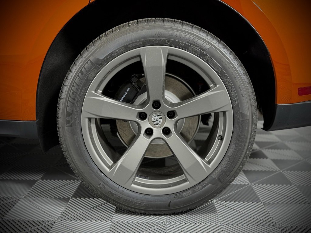 New 2025 Porsche Macan image 16