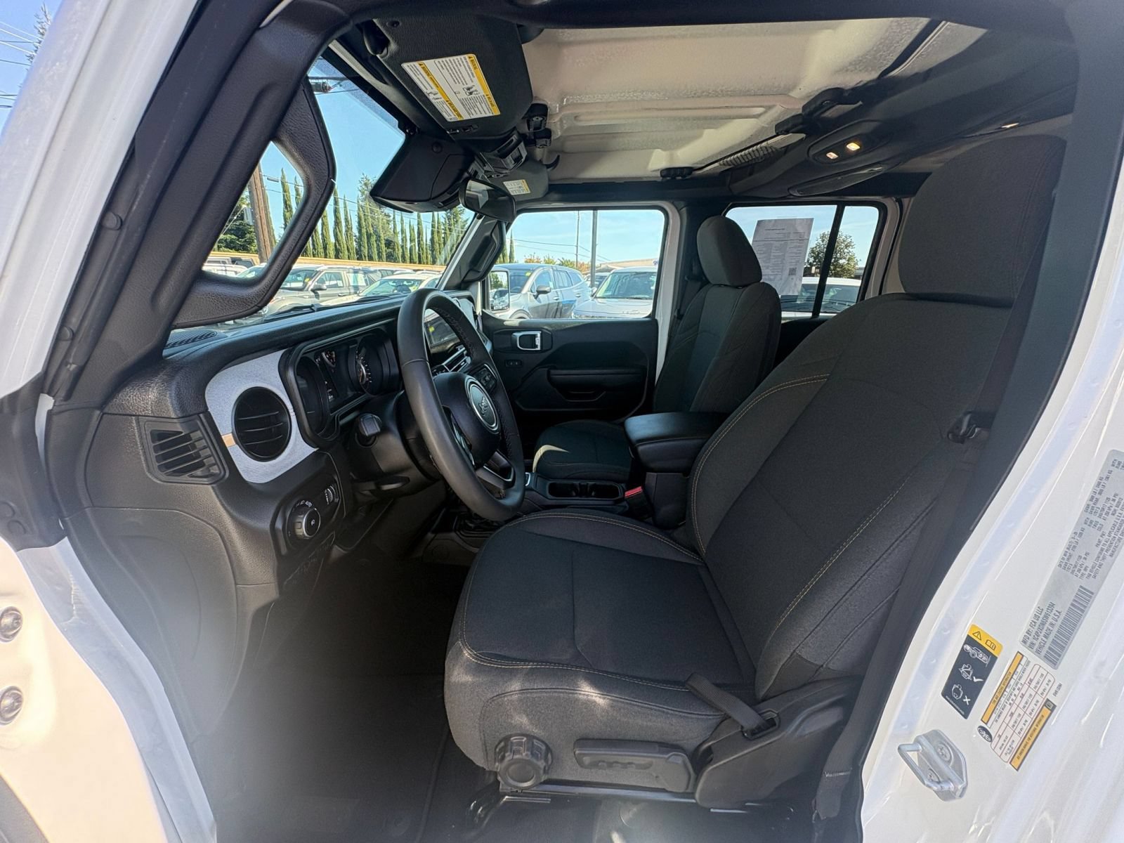 Used 2025 Jeep Wrangler Sport S AWD/4WD image 25