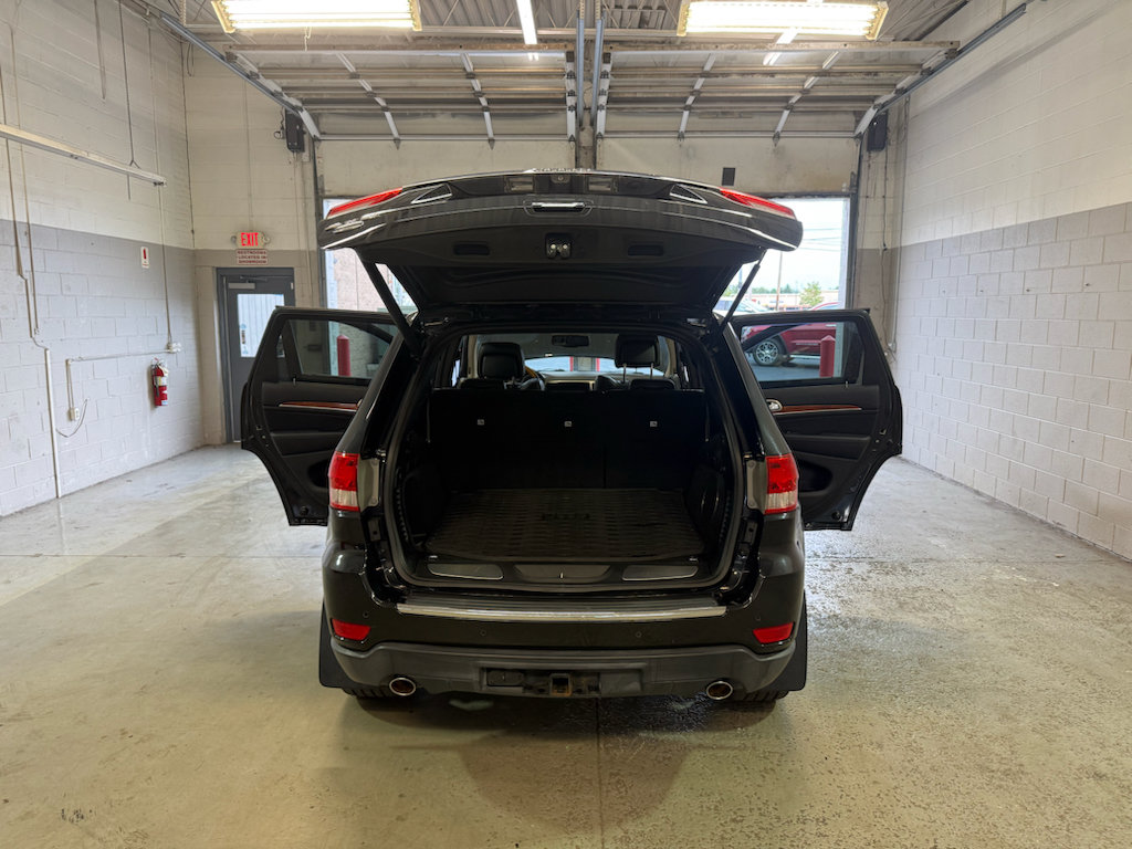 Used 2012 Jeep Grand Cherokee Overland AWD/4WD image 13