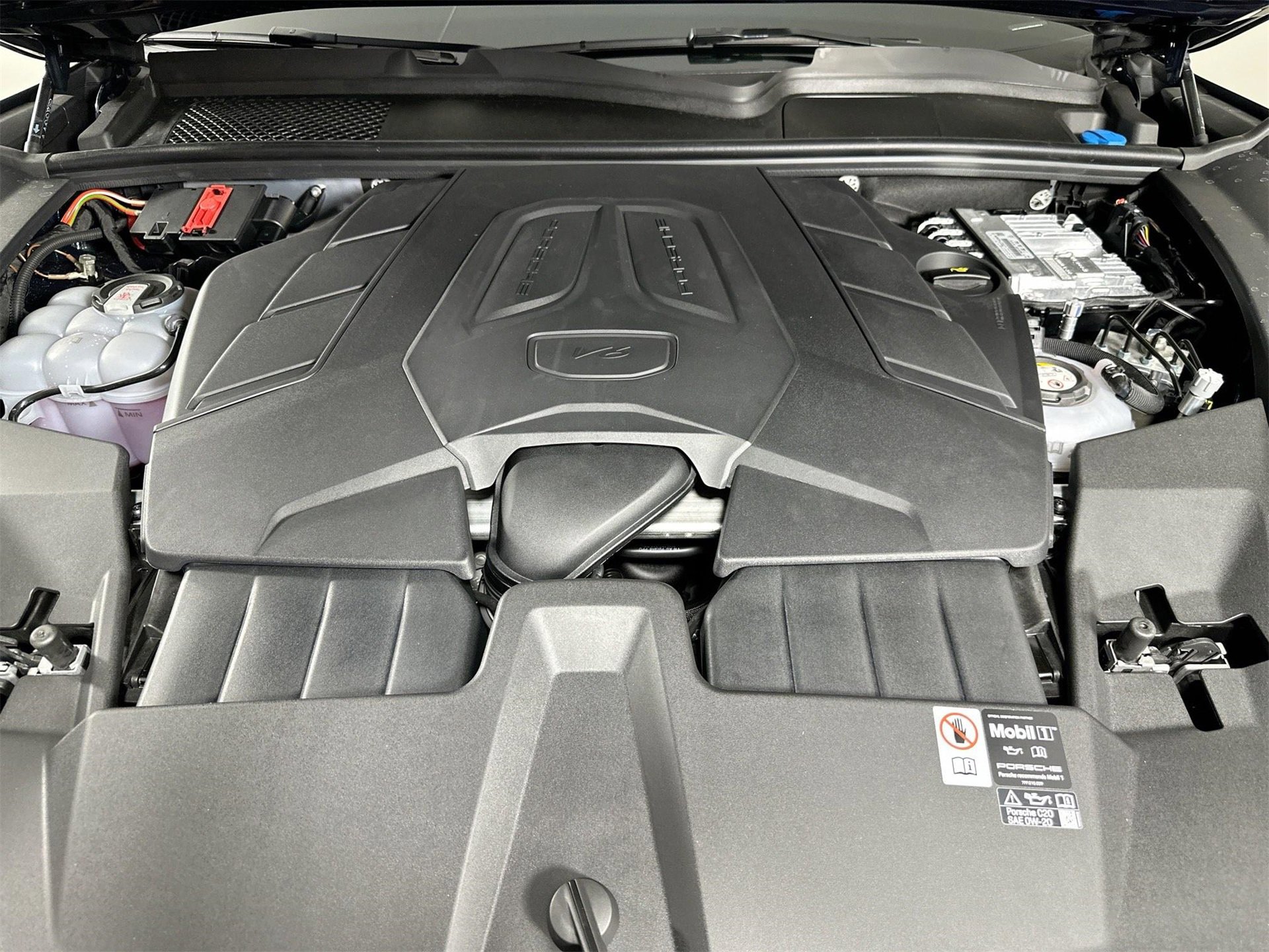 New 2026 Porsche Cayenne E-Hybrid image 40