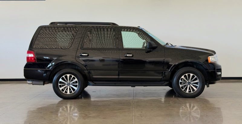 Used 2017 Ford Expedition XLT RWD image 8