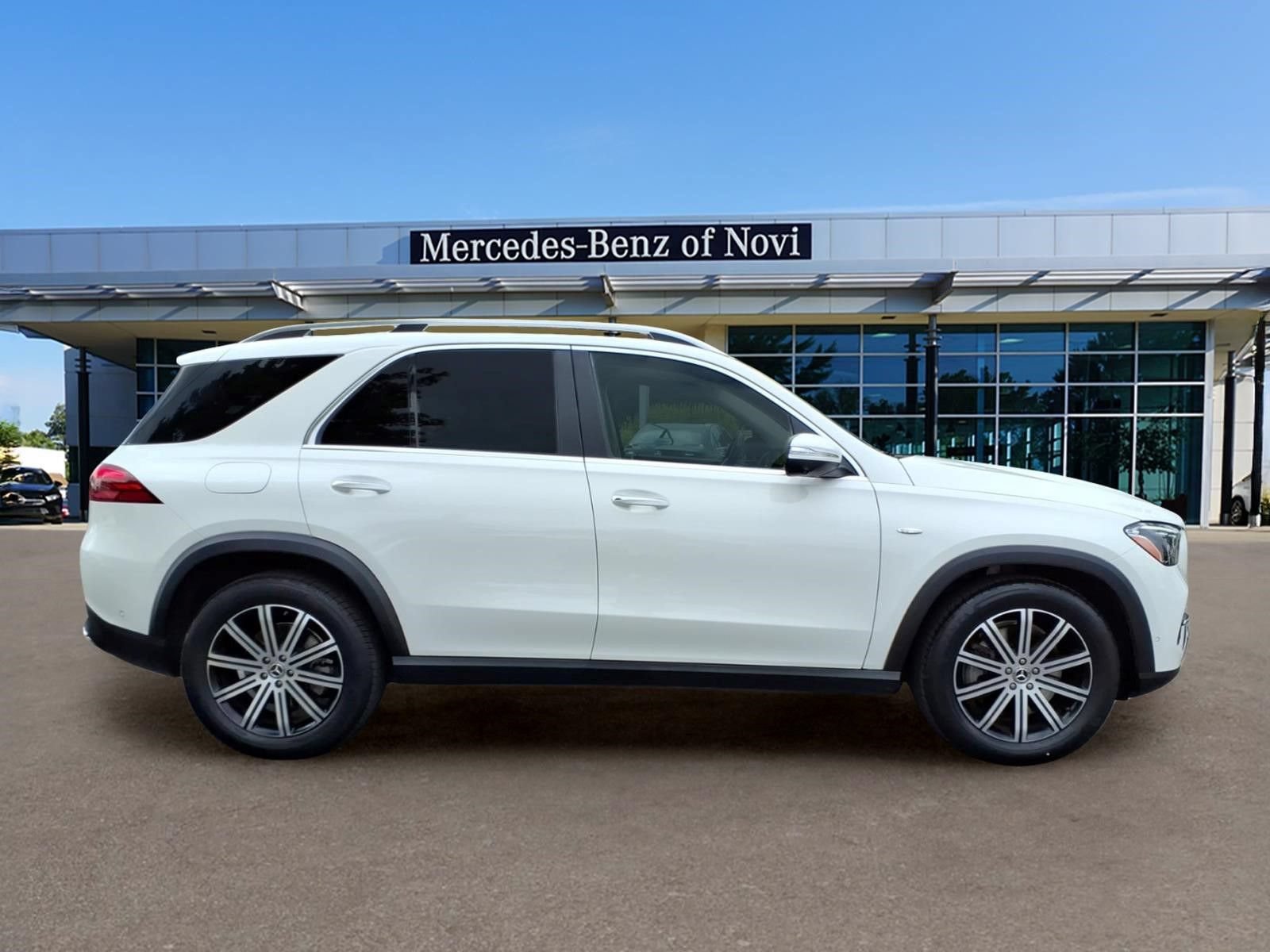 Certified 2025 Mercedes-Benz GLE 450e 4MATIC image 6