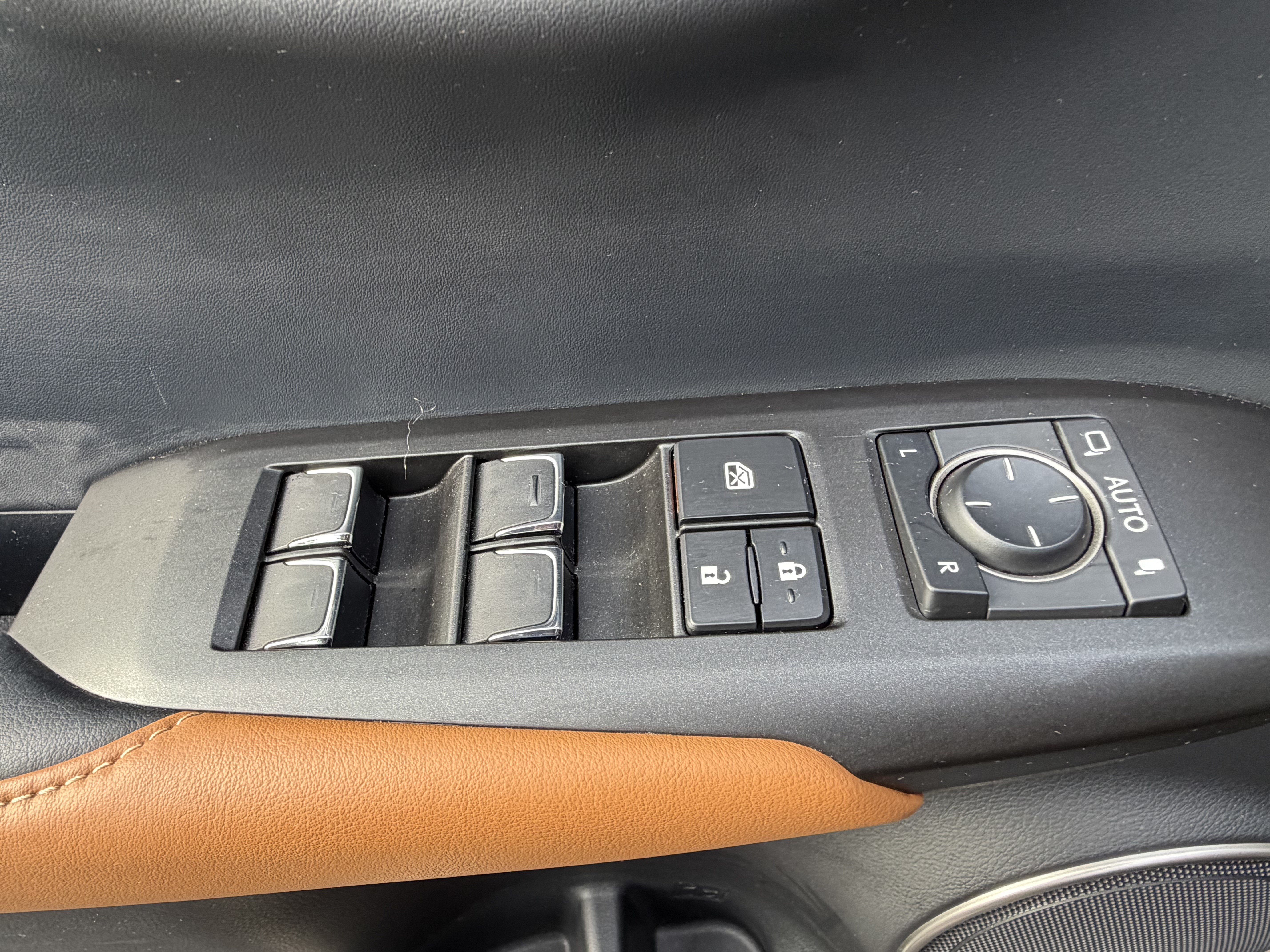 Certified 2020 Lexus NX 300 FWD w/ Premium Package image 15