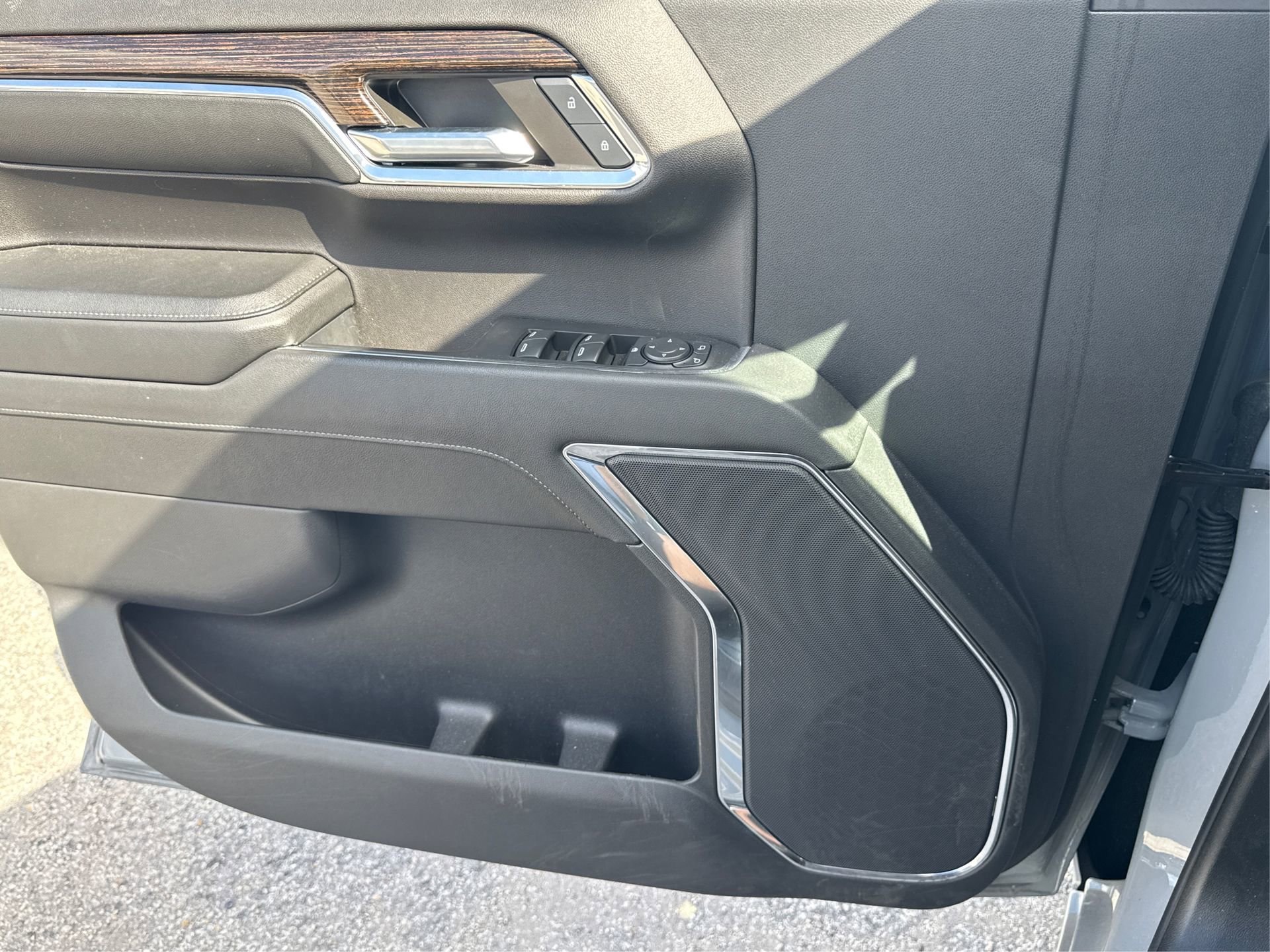 Used 2024 GMC Sierra 1500 Elevation image 25