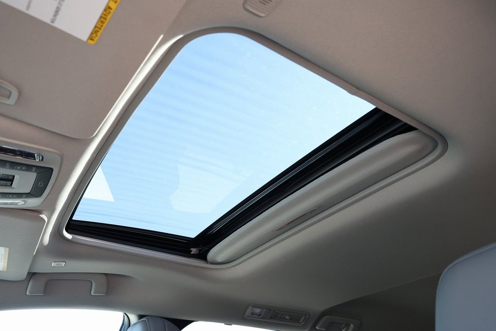 New 2026 Toyota Sienna XLE FWD image 3