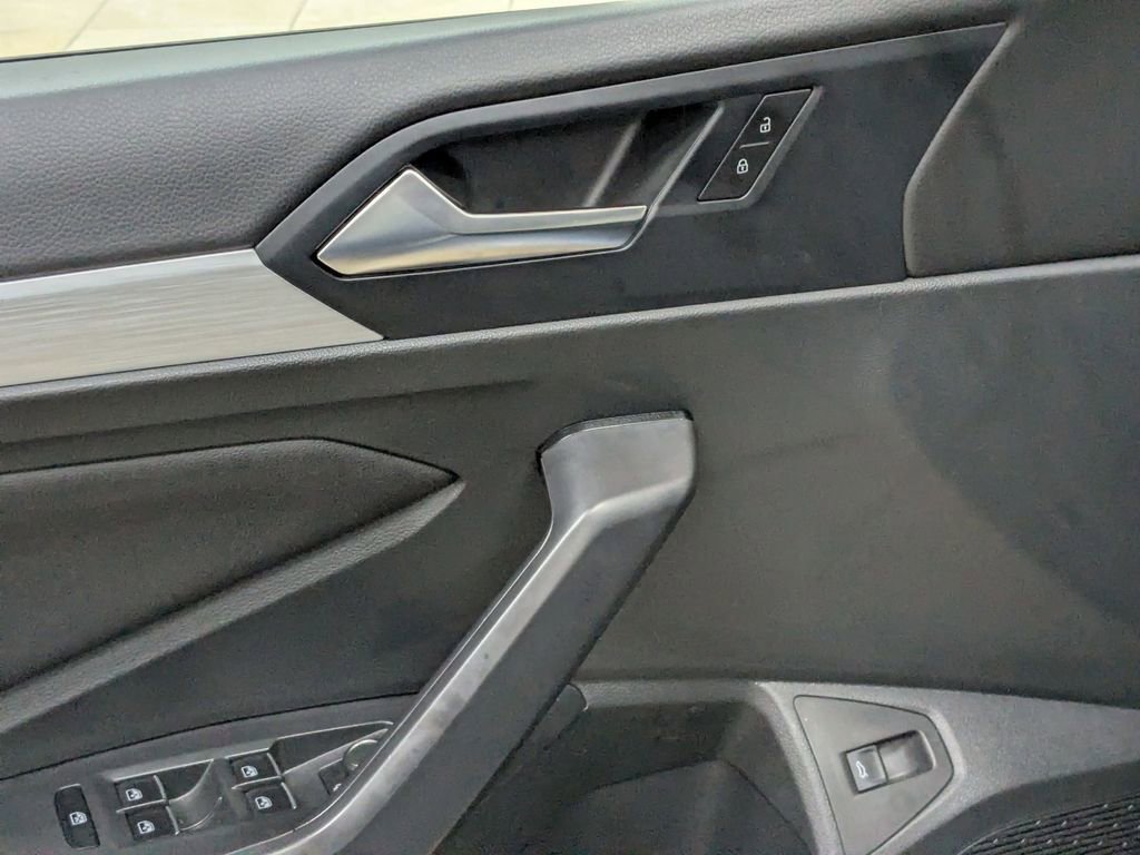 Used 2025 Volkswagen Jetta S image 13