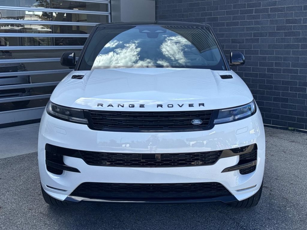 New 2026 Land Rover Range Rover Sport Dynamic SE AWD/4WD image 2