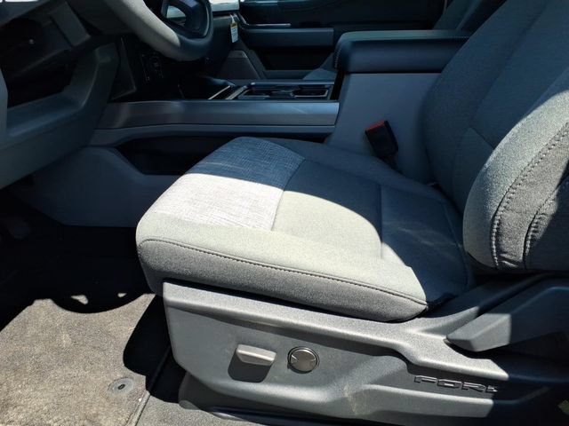 New 2026 Ford F250 XLT w/ XLT Premium Package AWD/4WD image 14