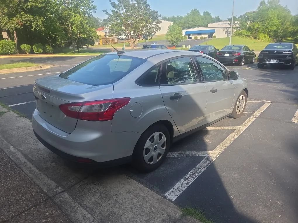 Used 2013 Ford Focus S FWD image 3