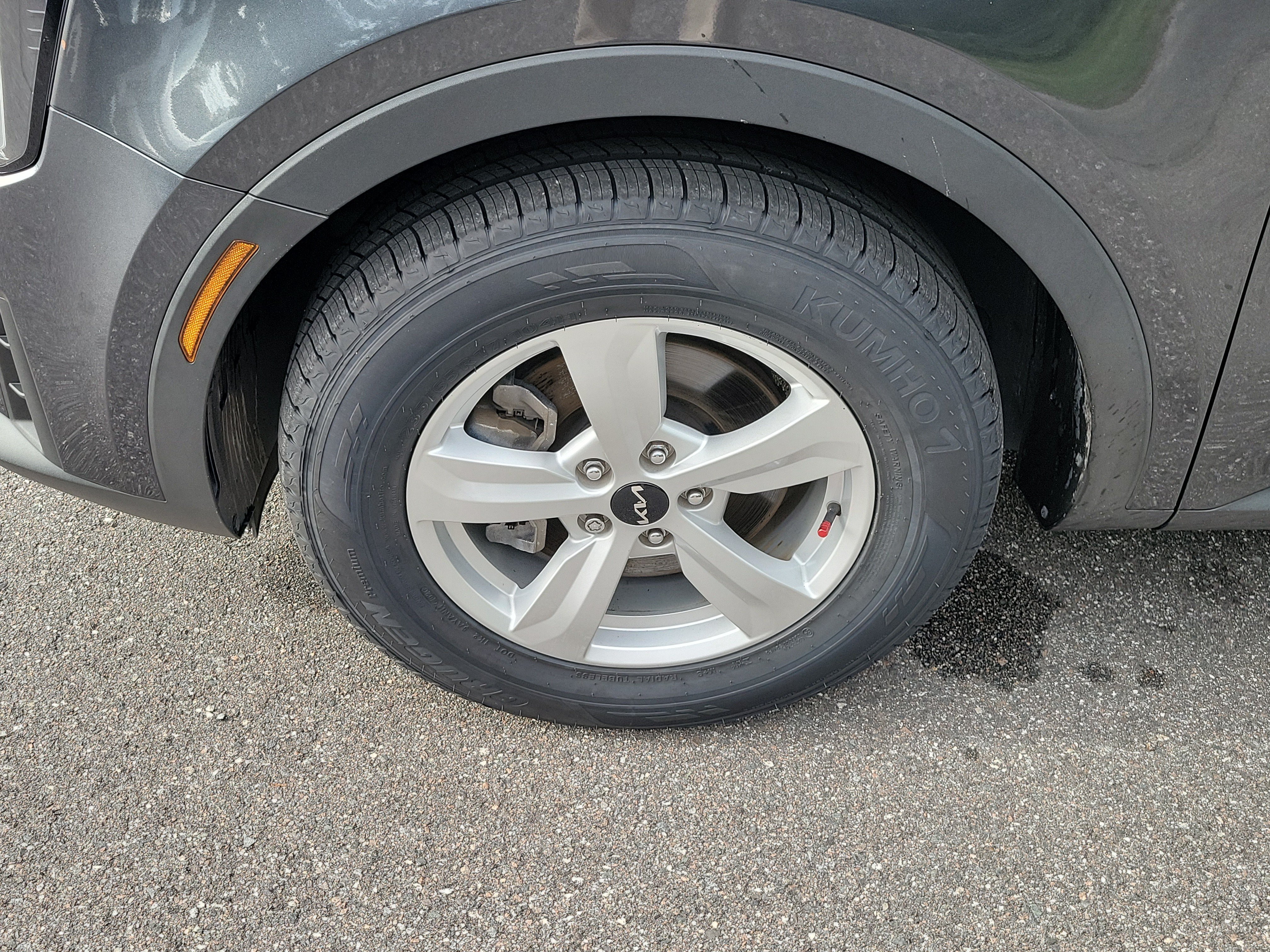 Certified 2024 Kia Sorento LX FWD image 38