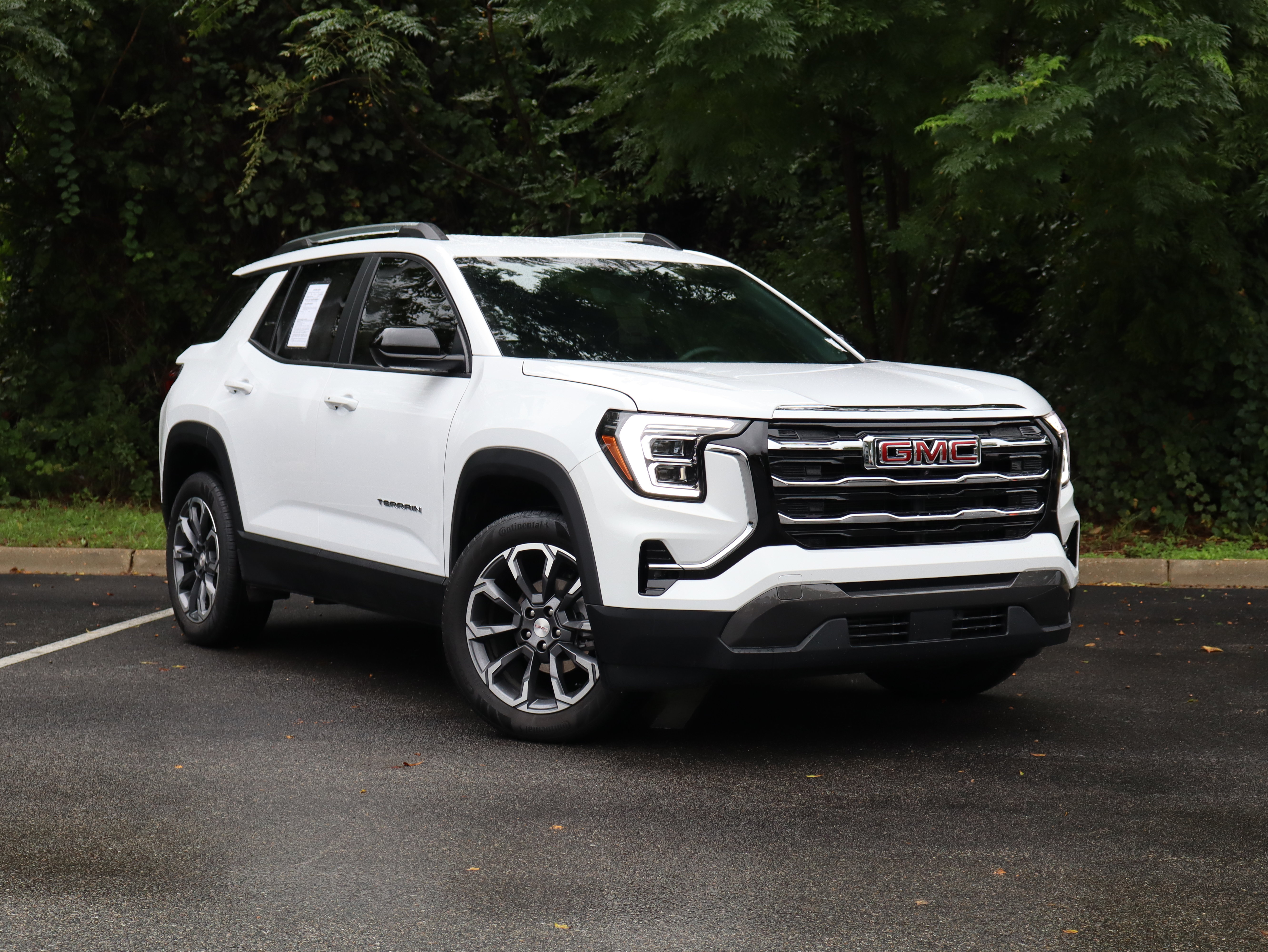New 2026 GMC Terrain Elevation w/ Elevation Premium Package AWD/4WD image 2