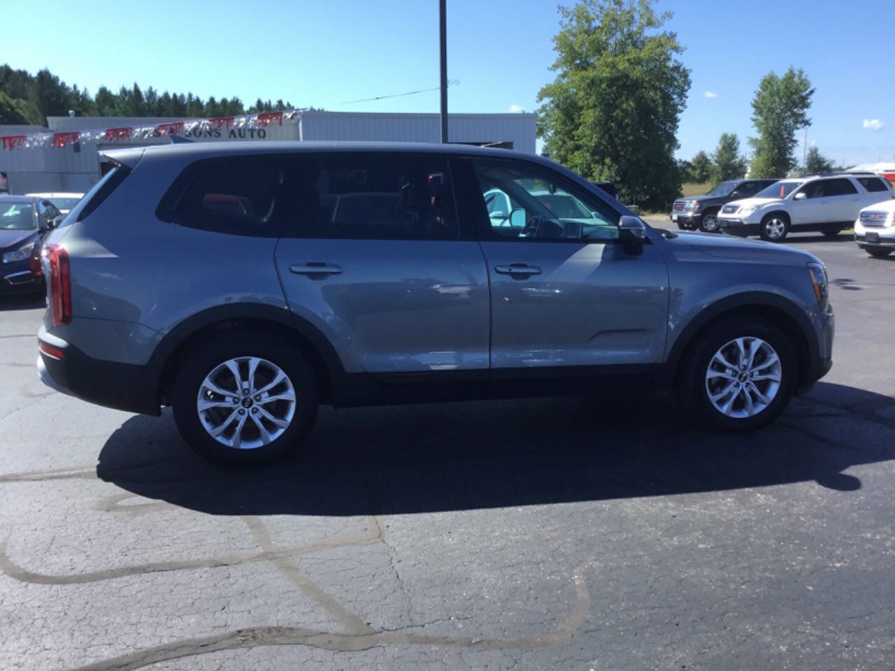 Used 2020 Kia Telluride LX image 2