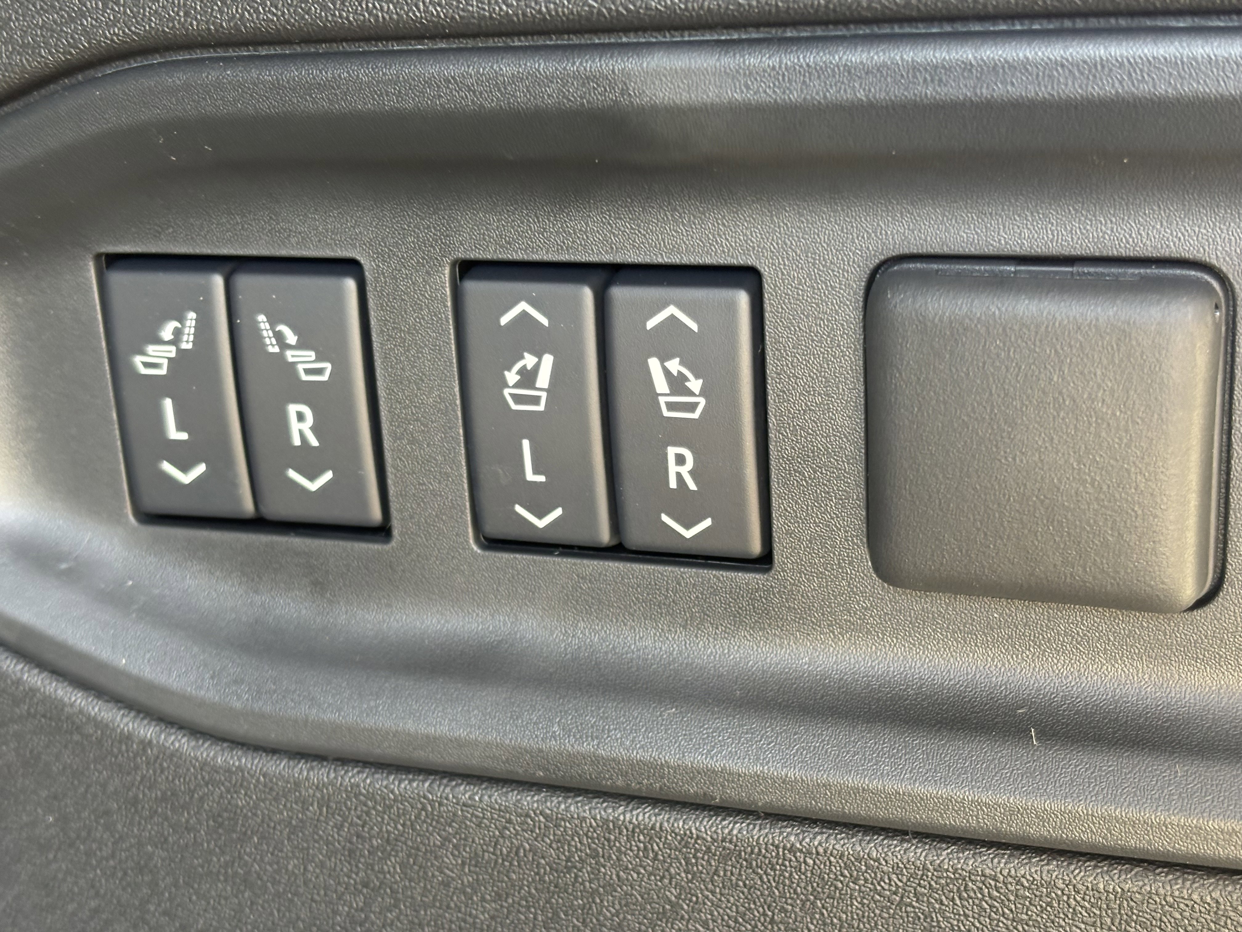 New 2026 Cadillac Vistiq Platinum image 10