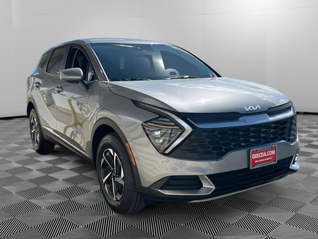 New 2025 Kia Sportage LX image 3