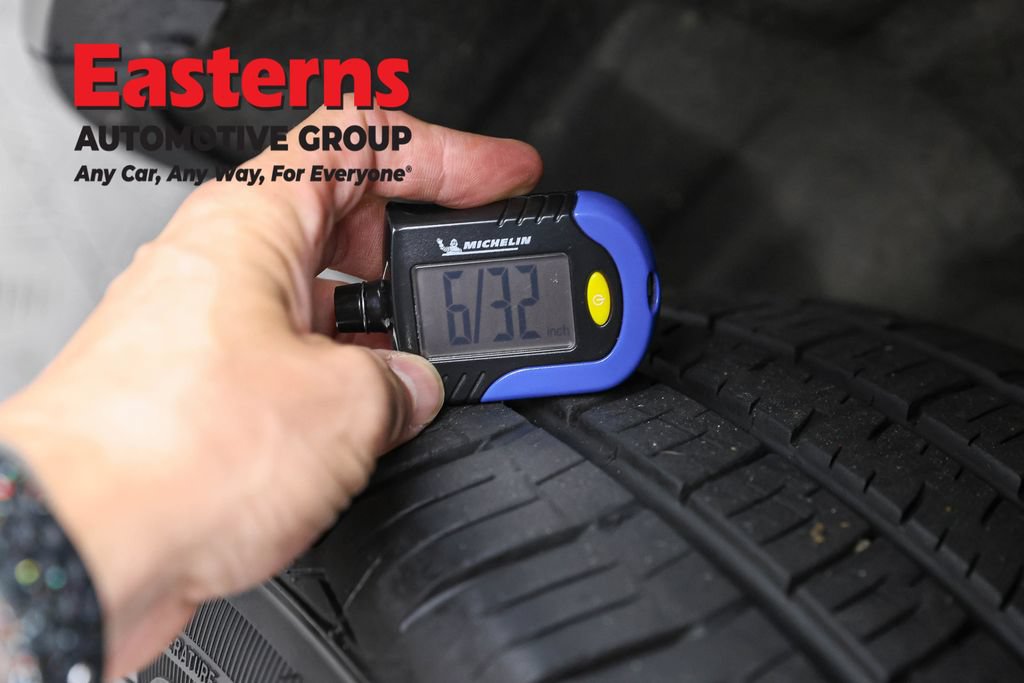 Used 2021 Jeep Grand Cherokee Laredo AWD/4WD image 30
