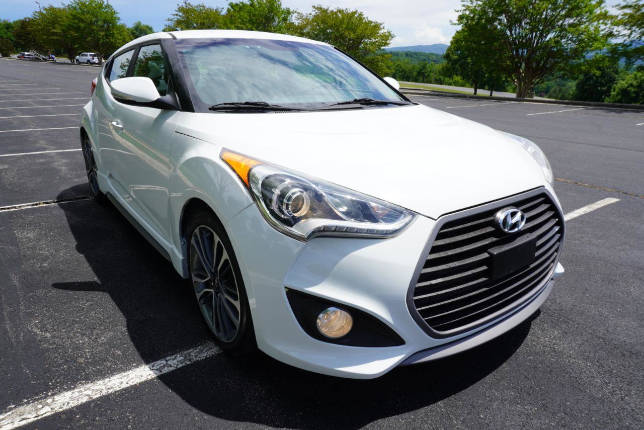 Used 2016 Hyundai Veloster Turbo FWD image 25