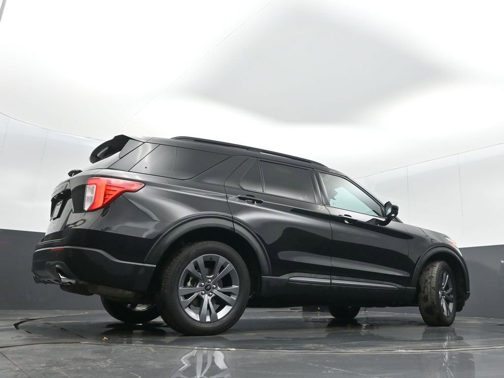 Used 2022 Ford Explorer XLT w/ Equipment Group 202A image 41