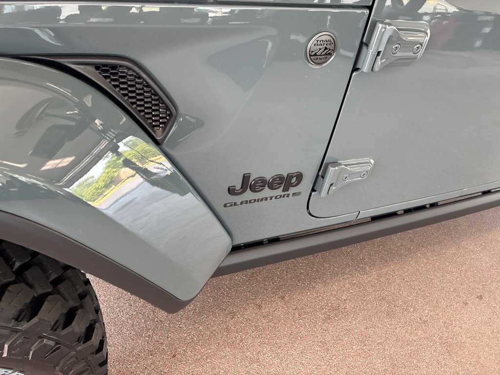New 2026 Jeep Gladiator Sport AWD/4WD image 6