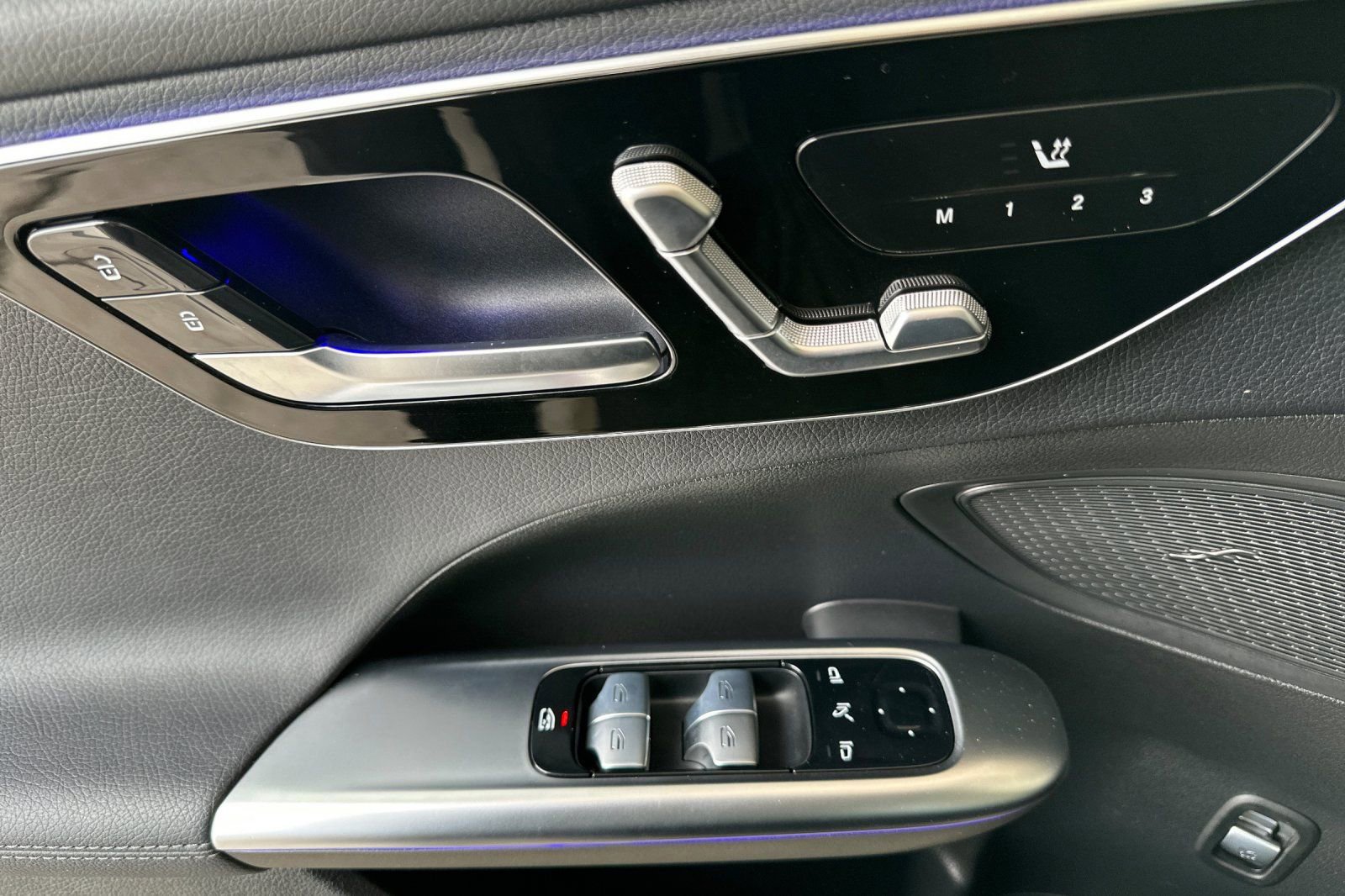 Used 2022 Mercedes-Benz C 300 Sedan image 11