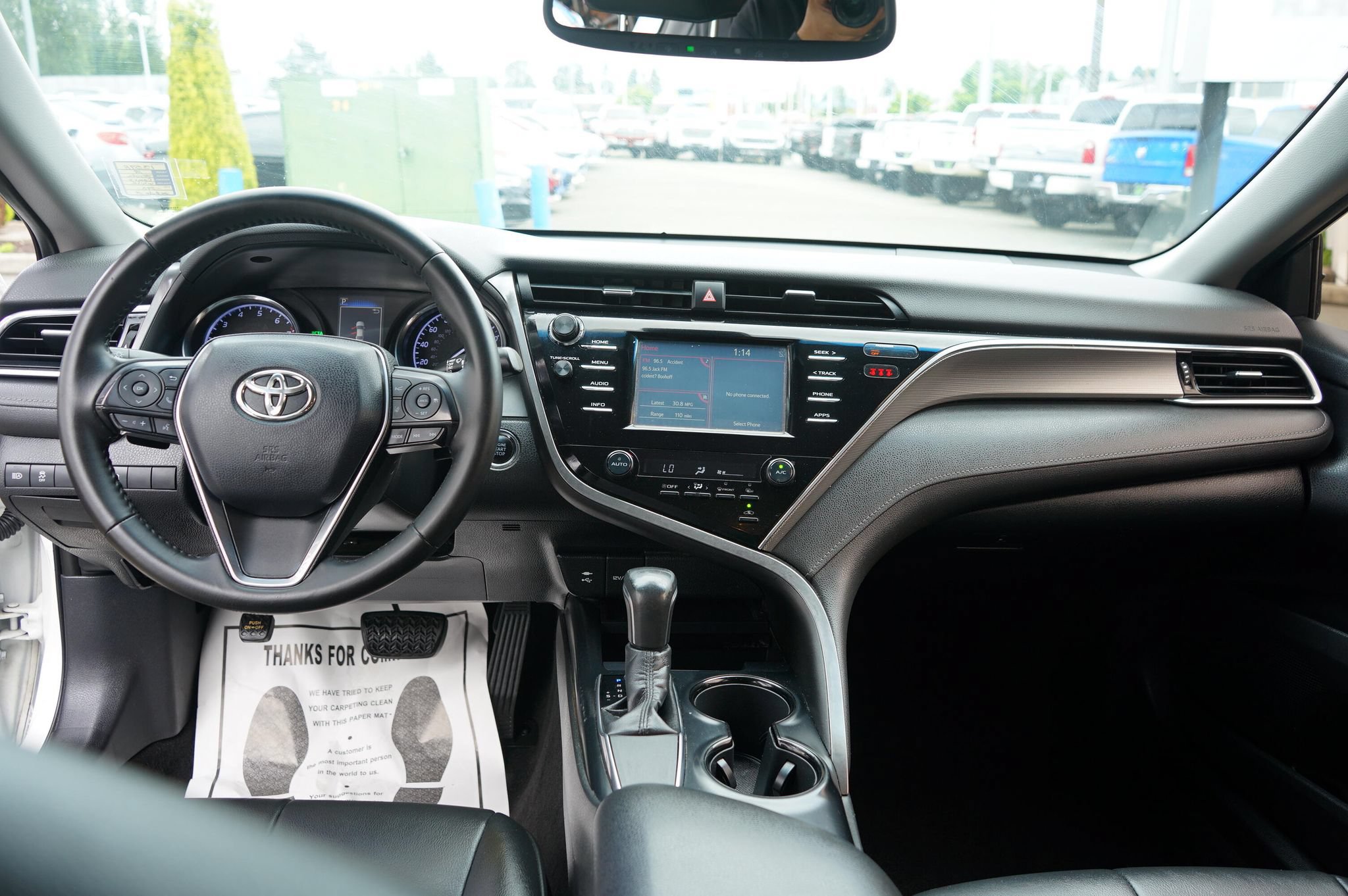 Used 2018 Toyota Camry SE w/ Convenience Package FWD image 15