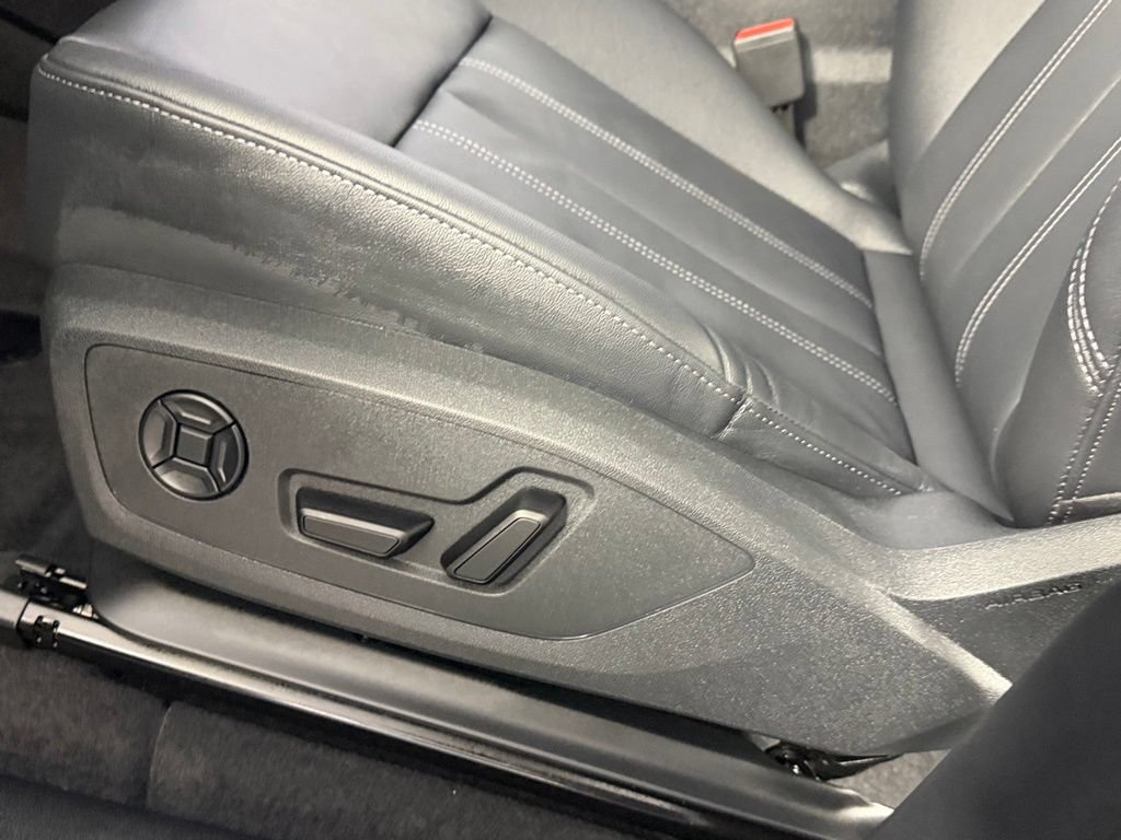 Used 2025 Audi Q6 e-tron Premium w/ Convenience Package AWD/4WD image 24