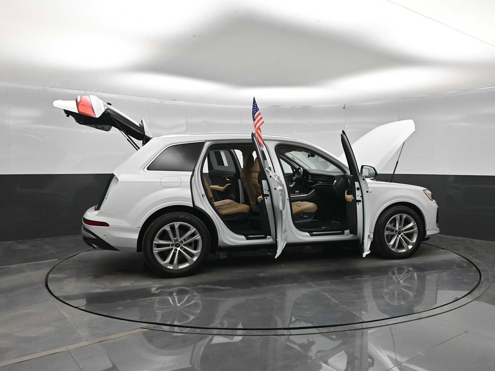 Used 2025 Audi Q7 3.0T Prestige w/ Prestige Package AWD/4WD image 41