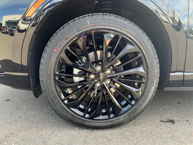 New 2025 Lincoln Corsair Reserve w/ Jet Appearance Package image 11