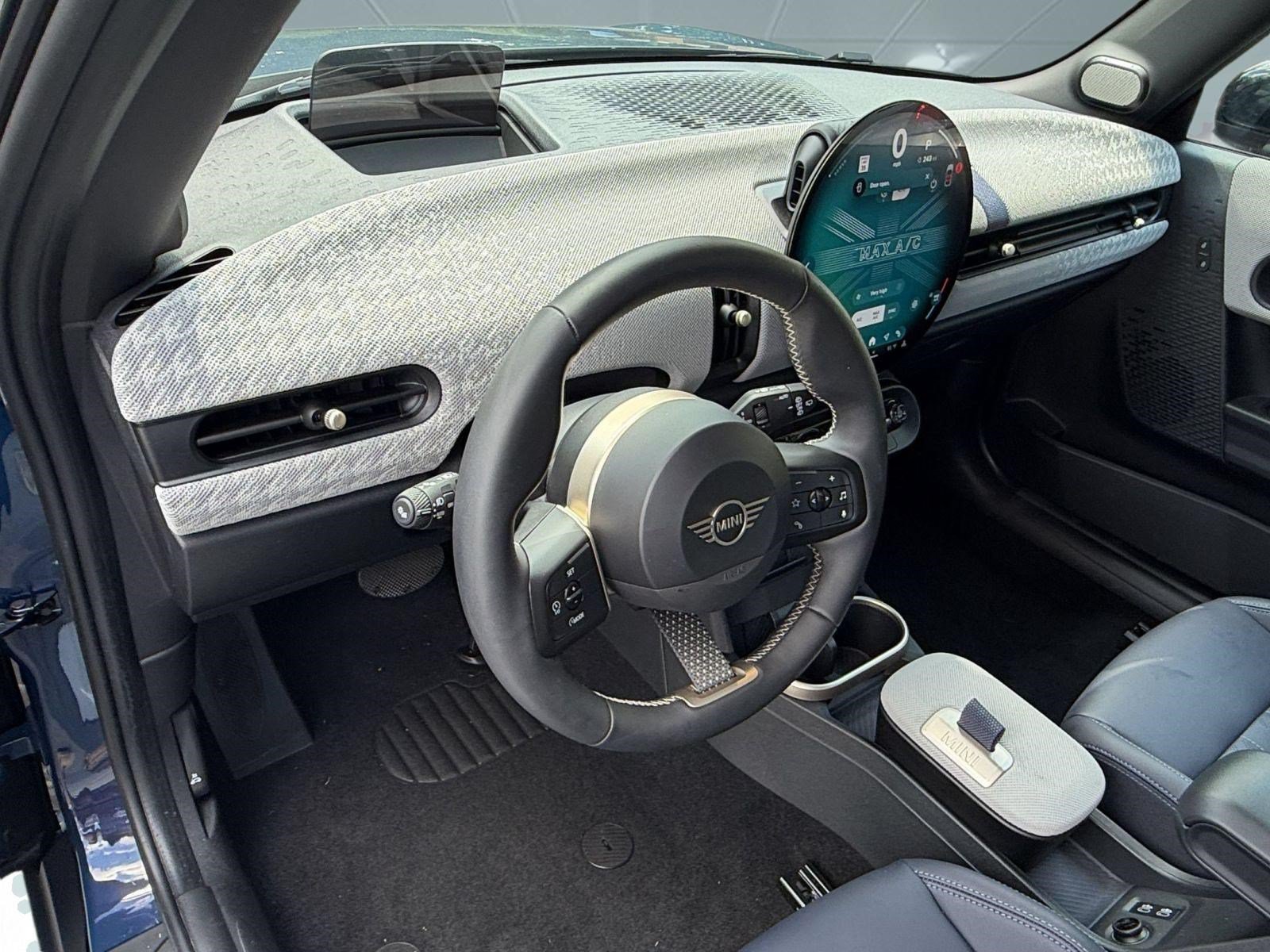 Certified 2025 MINI Cooper S FWD image 4