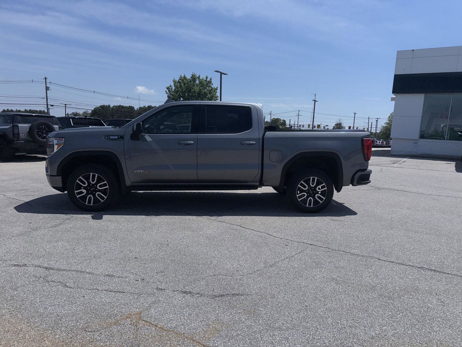 Used 2022 GMC Sierra 1500 AT4 w/ AT4 Preferred Package image 9