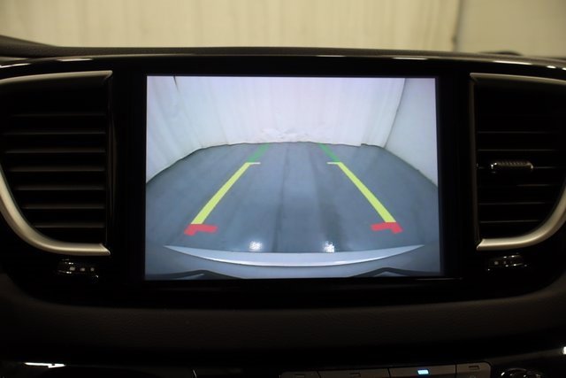 Used 2024 Chrysler Pacifica Touring-L image 22