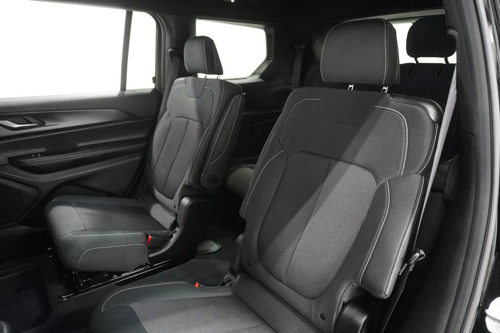 New 2025 Jeep Grand Cherokee L Laredo w/ Luxury Tech Group I image 11