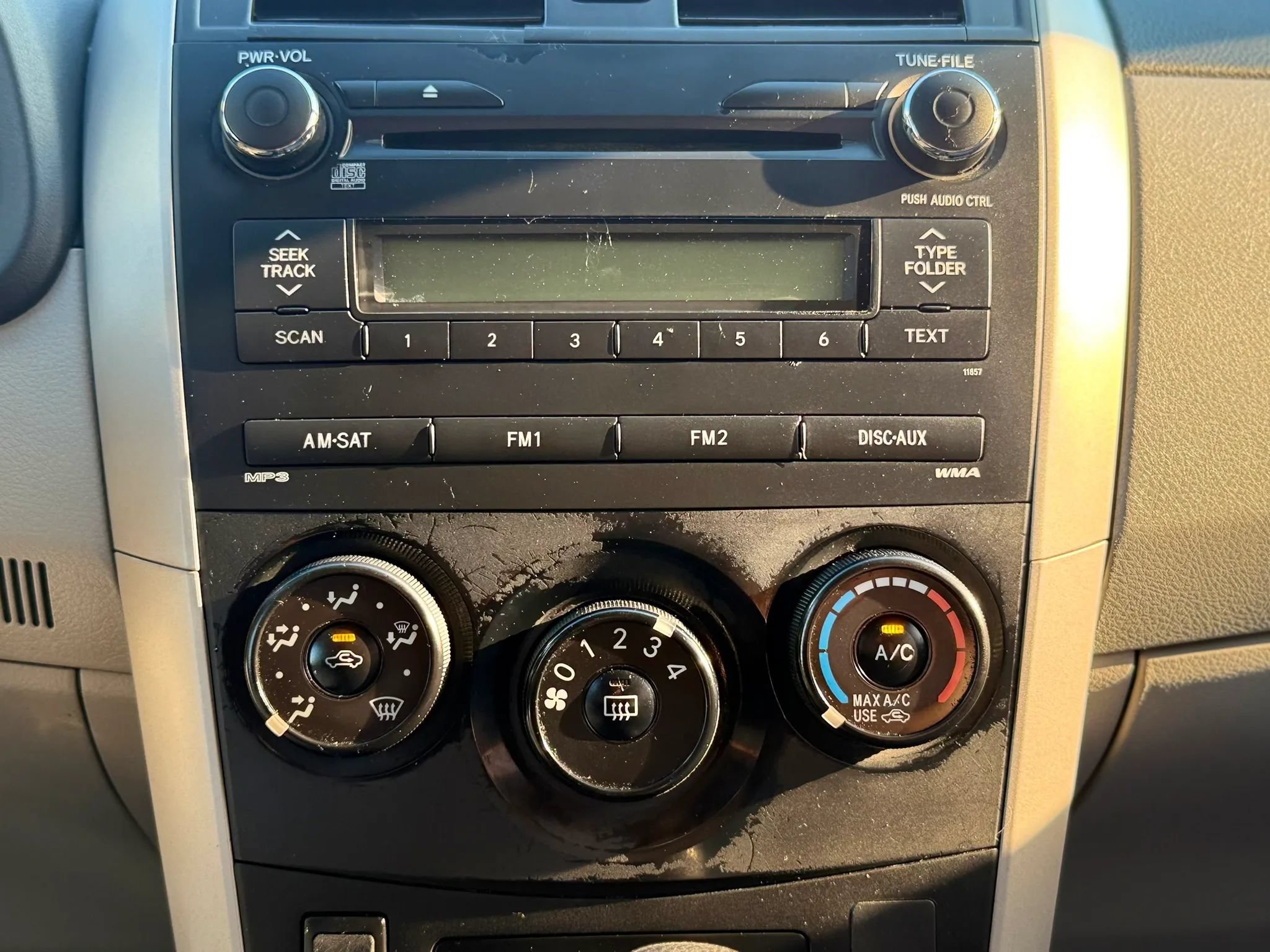 Used 2012 Toyota Corolla L FWD image 24