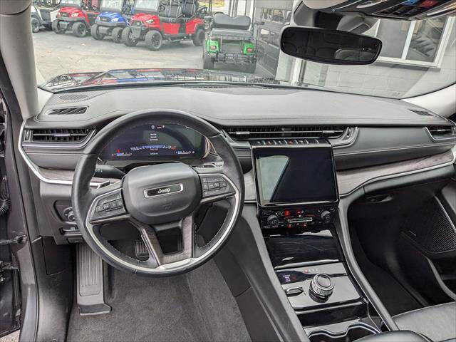 Used 2022 Jeep Grand Cherokee L Limited image 11