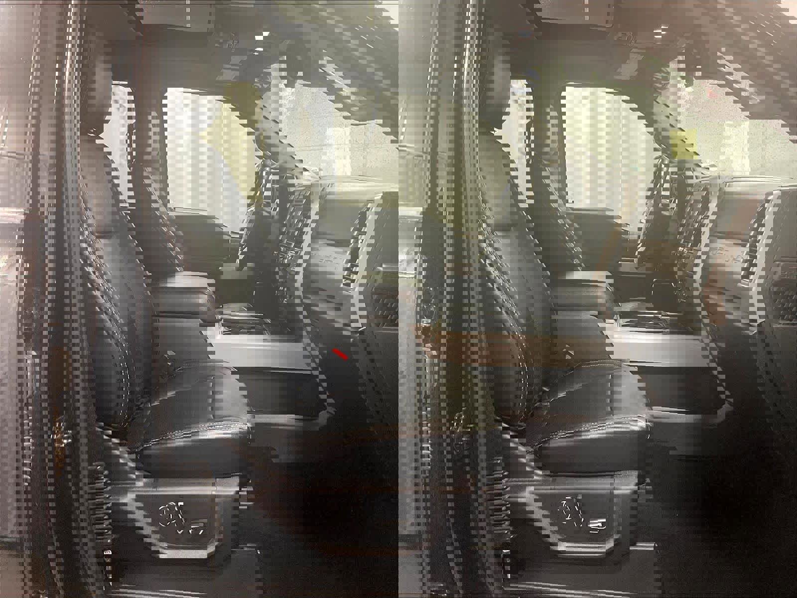 Used 2019 Ford F250 Lariat w/ Lariat Ultimate Package AWD/4WD image 11