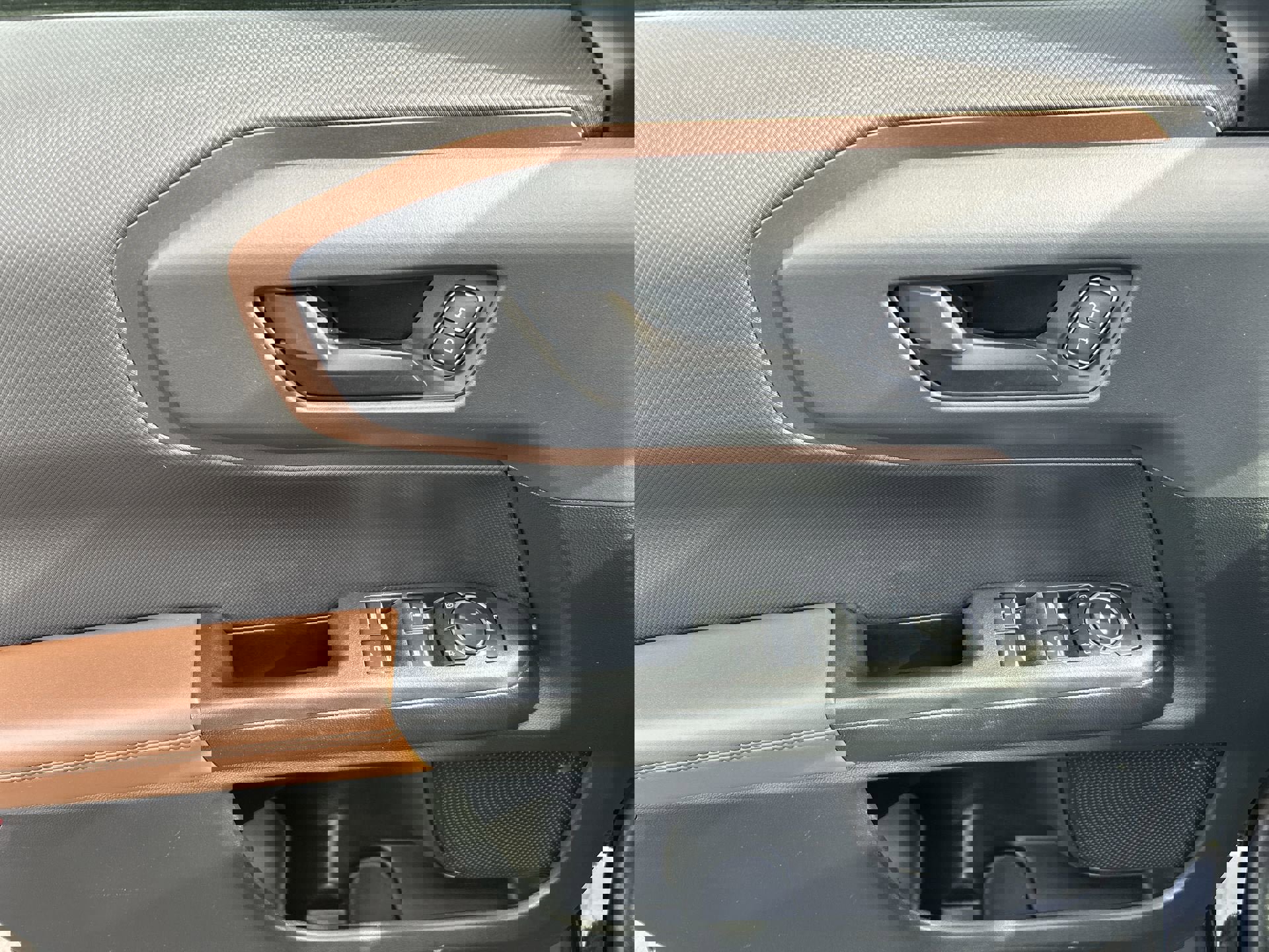 Used 2021 Ford Bronco Sport Outer Banks image 11