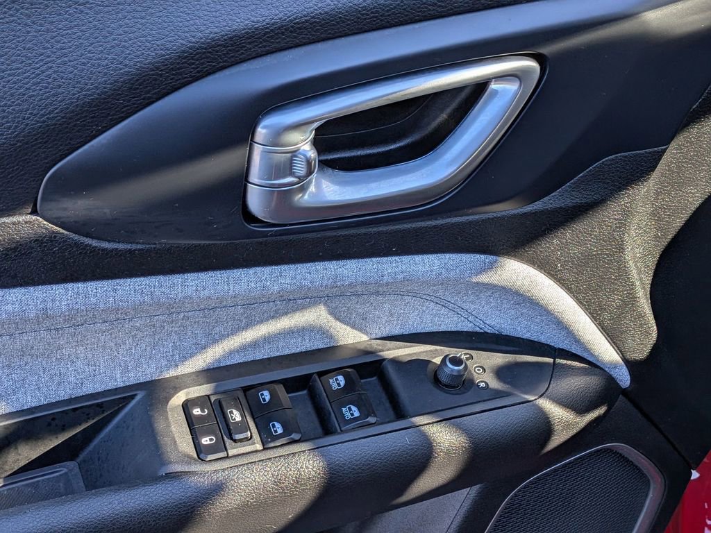 Used 2023 Jeep Compass Latitude image 10