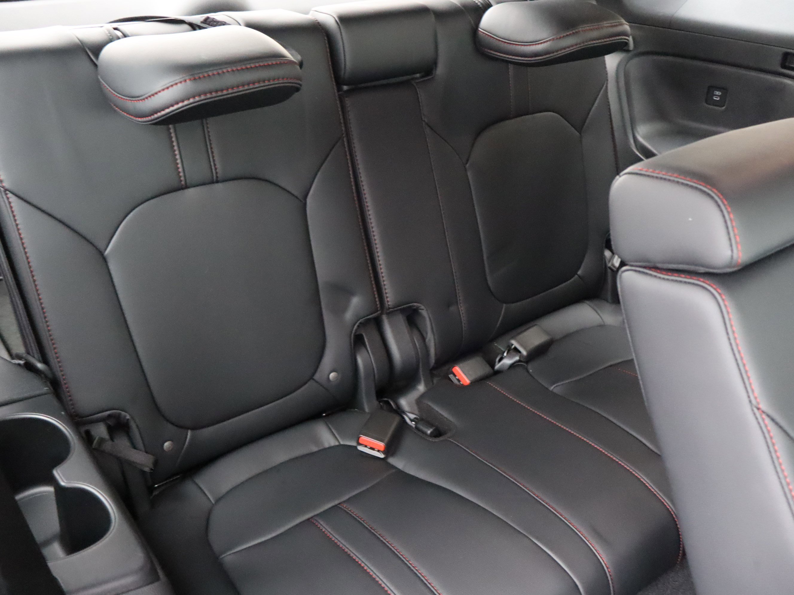 Used 2025 Honda Pilot Black Edition image 40