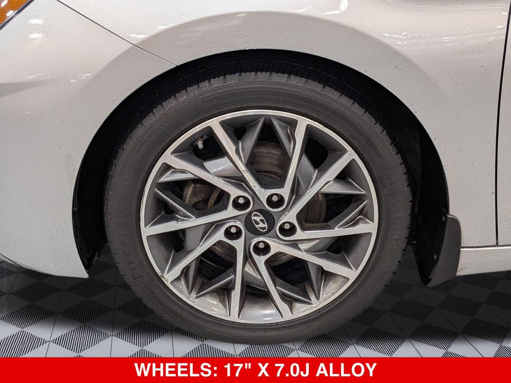 Used 2020 Hyundai Elantra Limited w/ Cargo Package (C1) FWD image 10